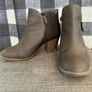 ANA Ankle Boots